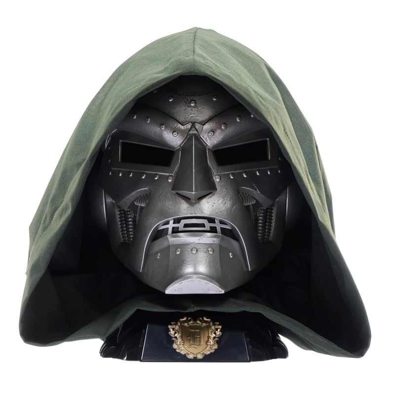 Prémiová prilba Marvel Legends Series Doctor Doom – Interaktívny doplnok ku kostýmu pre fanúšikov Marvelu a deti od 14 rokov