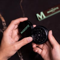 Mascotte Expert Aluminium Grinder 4cm Fűszermalom Gyógynövény Őrlő 4 Részes Szett 2