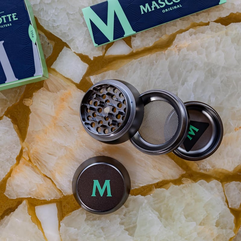 Mascotte Expert Aluminium Grinder 4cm Fűszermalom Gyógynövény Őrlő 4 Részes Szett