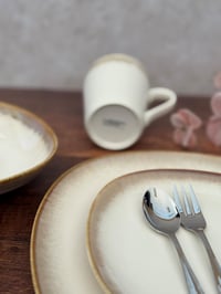 Set de masă vintage MÄSER La Sinfonia 931991 pentru 4 persoane, 16 piese, din ceramică cu formă unică, degrade de la bej la alb-crem 9