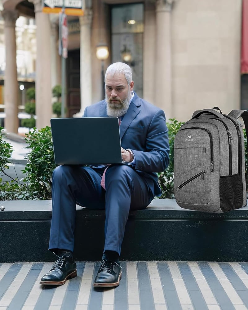 MATEIN 17 Hüvelykes Vízálló Laptop Hátizsák USB Töltőporttal, Antitolvaj Munka Utazás Iskolai Szürke