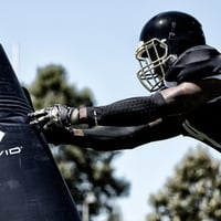 Kompresný chránič predlaktia McDavid HexPad 651 - veľkosť XS, čierna - rugby, basketbal, futbal, vzpieranie (1 pár) 5