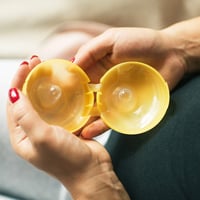 Medela Contact mellbimbóvédő tokkal - L méret (24 mm) 4