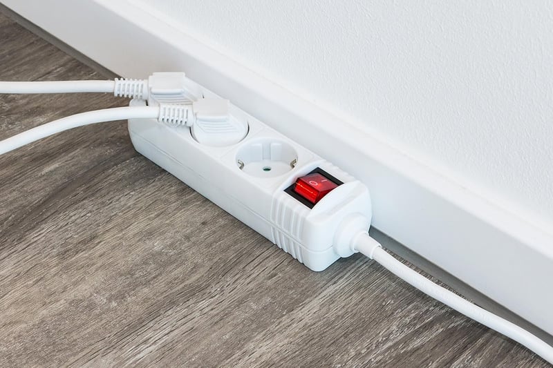 Meister Power Socket Strip 6 Plus 1 hosszabbító 2m - 7 aljzat - 2-3+1, White