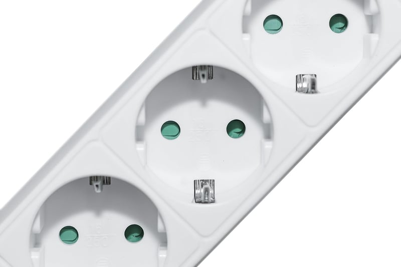 Meister Power Socket Strip 6 Plus 1 hosszabbító 2m - 7 aljzat - 2-3+1, White
