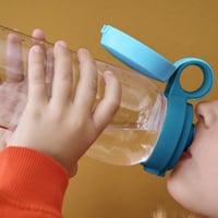 Detská fľaša Mepal Campus s uzáverom na kliknutie, 600 ml, Sunshine & Rainbow – vhodná aj na sýtené nápoje, nepriepustná, vhodná do umývačky riadu 4