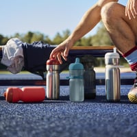 Mepal Shaker Sport, nepriepustný šejker na proteín s miešačom a odmerkou, 800 ml, Frost blue 7