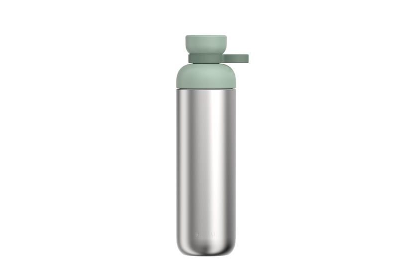 Nerezová fľaša na vodu Mepal Vita 900 ml – Nordic sage – s 2 otvormi, nepriepustná, vhodná do umývačky riadu