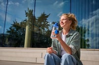 Športová fľaša Mepal Vita 500 ml vo farbe Nordic sage, s dvoma otvormi, znovupoužiteľná fľaša na pitie 5