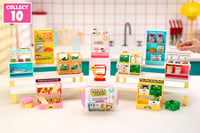 MGA's Miniverse Make It Mini Spaces – Prekvapivý set nábytku, mini zberateľské figúrky, kreatívna hračka, od 8 rokov 2