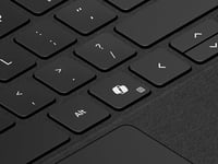 Tastatură Microsoft Surface Pro cu suport pentru creion digital - Accesoriu pentru laptop de culoare platină cu spațiu de stocare 2