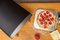 Mimiuo gázüzemű pizzasütő forgólappal, pizzakővel és tálcával, fekete 5