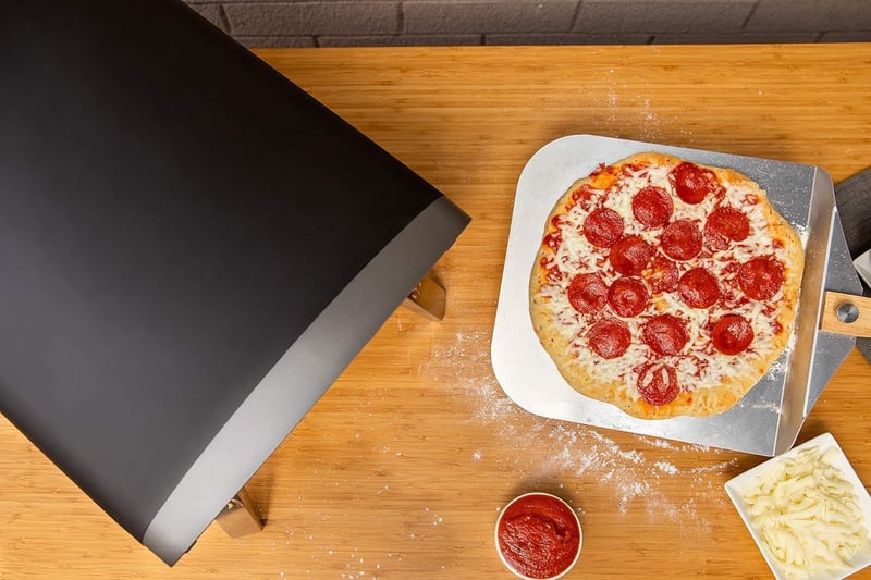 Mimiuo gázüzemű pizzasütő forgólappal, pizzakővel és tálcával, fekete