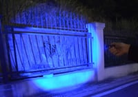 MODOAO Kék Fényű LED Zseblámpa - Zoomolható, Vízálló, 3 Fénymód, 300lm, Alumínium Ház, Túrázáshoz, Kempingezéshez, Éjszakai Horgászathoz 6