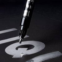 Molotow Dual Tip tekutý chrómový popisovač s vysokým leskom – 1,5 mm a 4 mm 4