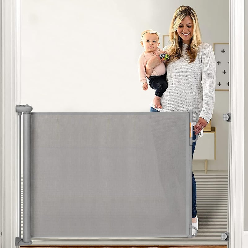 Momcozy Kihúzható Biztonsági Ajtórács Babáknak, 180 cm Széles, 104 cm Magas, Egykezes Működtetés, Lépcsőhöz és Ajtóhoz, Bel- és Kültéri Hasz