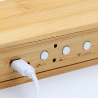 Ceas deșteptător cu LED-uri din bambus mooov, culoare lemn negru, cu termometru de interior, luminozitate reglabilă și 3 setări de alarmă 5