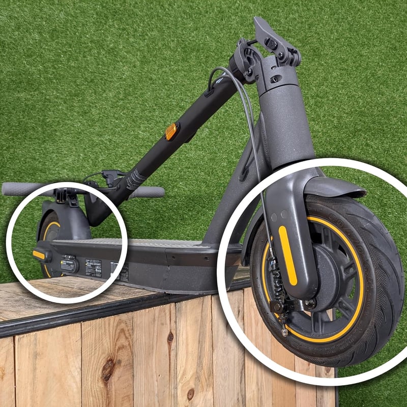 MOOVMOOV Tömlő Nélküli Gumiabroncs 10" Ninebot G30 Max Rollerhez - 60/70-6.5 Méretű Defektgátló Géllel és Szeleppel