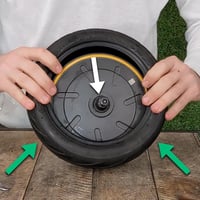 MOOVMOOV Tömlő Nélküli Gumiabroncs 10" Ninebot G30 Max Rollerhez - 60/70-6.5 Méretű Defektgátló Géllel és Szeleppel 2