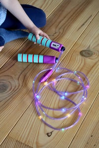 moses LED-es állítható ugrókötél számlálóval, 3 világítási móddal - többszínű 4