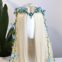 MOSTORY Lesná víla Elfia koruna Vlasový doplnok ku kostýmu motýľa pre ženy, modrý kvetinový veniec, renesančný doplnok na karneval a cosplay 5