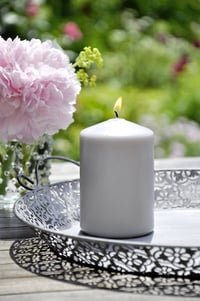 Set lumânări cilindrice albe, fără parfum, Müller Kerzen – 8 bucăți, diametru 6 cm, înălțime 12 cm, timp de ardere 32 de ore, pentru uz casnic și sărbători 5