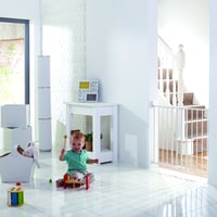 Kovová bezpečnostná zábrana Munchkin Lindam Easy Close na schodisko a dvere, bezbariérová, 64,5 – 102 cm, biela 5