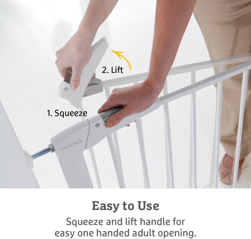 Munchkin Maxi Secure biztonsági kapu 76-82cm, bővíthető 117cm-ig, nyomásos rögzítés - Maxi Secure White
