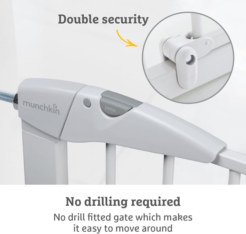 Munchkin Maxi Secure biztonsági kapu 76-82cm, bővíthető 117cm-ig, nyomásos rögzítés - Maxi Secure White