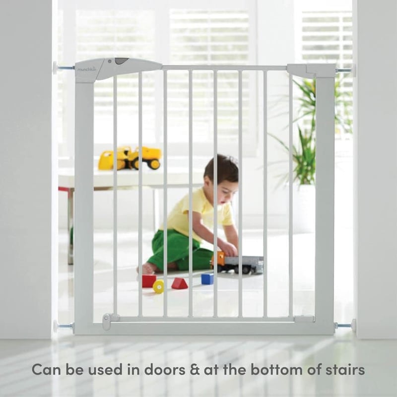 Munchkin Maxi Secure biztonsági kapu 76-82cm, bővíthető 117cm-ig, nyomásos rögzítés - Maxi Secure White