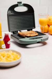 My Wave 750W szendvicssütő elektromos grill 90° nyitás antilengő lemezzel 7
