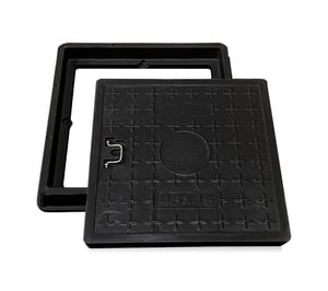 Capac de vizitare din fibră de sticlă GRP Natotela cu ramă și mâner, 450x450 mm, dimensiune deschidere 356x356 mm, A15, negru, pentru gazon, curte, grădină