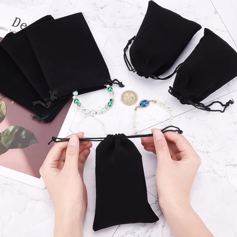 nbeads 20 db Fekete Bársony Ékszertartó Tasak Zsinórral 15x10 cm Nyaklánc Fülbevaló Ajándék Tárolózsák Esküvő Karácsony