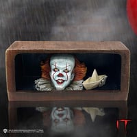 Svietiaca figúrka Nemesis Now IT Pennywise 20 cm – Oficiálny produkt IT To, ručne maľovaná dekorácia 7