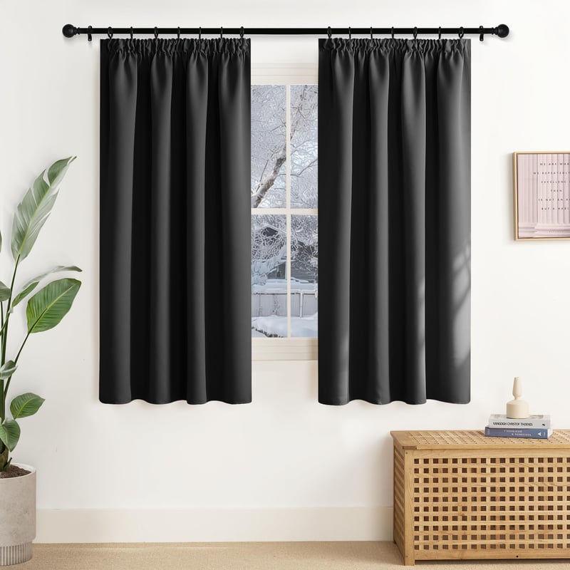 NICETOWN Blackout zavjese za zamračivanje, 2 komada, crne, s trakom za nabiranje, 137x140 cm, toplinska i hladna izolacija, kratke kuhinjske zavjese za sustav s vodilicama