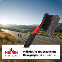 Kefa na umývanie bicyklov NIGRIN Bike Care – mäkké štetiny, veľká plocha kefy, nárazuvzdorná a protišmyková rukoväť, čierno-červená, 1 ks 2
