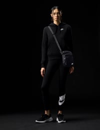 Geantă Crossbody/Borsetă Nike Heritage DB0456 4L – Negru/Alb, Geantă de Umăr Unisex pentru Utilizare Zilnică 3