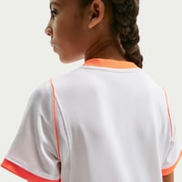 Detský dres Nike Holandsko – vonkajší, 13/15 rokov – Futbalový dres Dri-FIT Stadium Away – WM 2026 Euro Fan Jersey, biela/Hyper Crimson 5