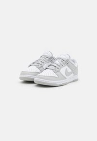 Nike Sportswear DUNK RETRO sportcipő fehér szürke árnyalatban, utcai és mindennapi viselet 5