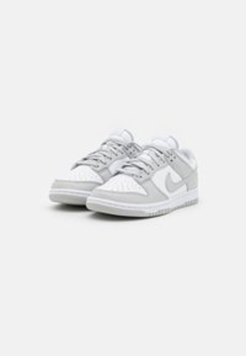 Nike Sportswear DUNK RETRO sportcipő fehér szürke árnyalatban, utcai és mindennapi viselet
