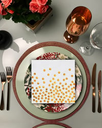 Noa Home Deco, 60 bucăți șervețele din hârtie cu buline aurii, 33x33 cm, șervețele albe în 3 straturi pentru zile de naștere, nunți și sărbători 4
