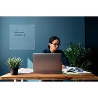 Tablă magnetică din sticlă acrilică Nobo Mini, montabilă pe perete, fără ramă, pentru scriere cu marker, albă, 300x300 mm, cu marker inclus 3