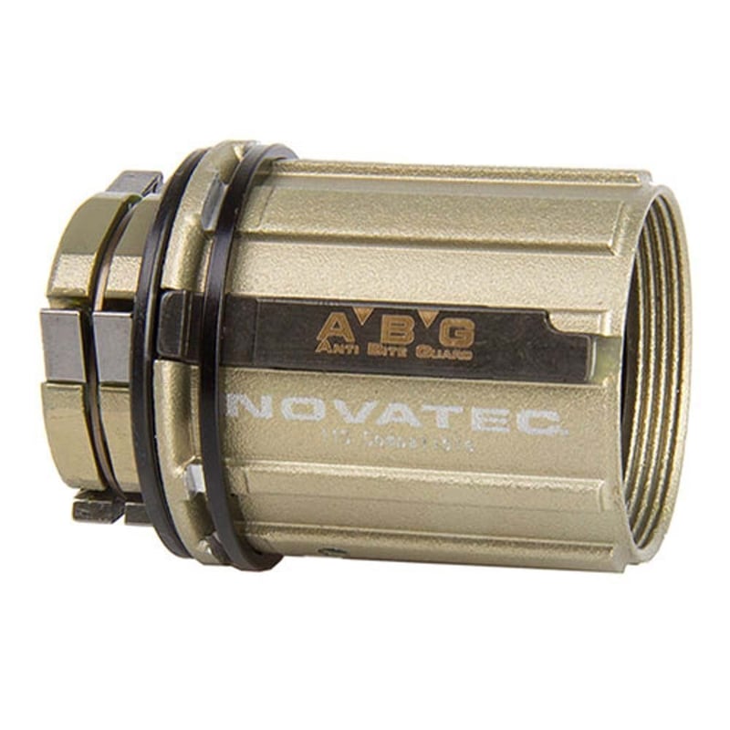 Orech Novatec B2 pre kazety Shimano 8/9/11 rýchlostí so systémom Anti-Bite-Guard, strieborný