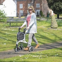 Rollator cu 3 roți NRS Healthcare Freestyle, 5 kg – auriu-șampanie 6