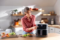 Teplovzdušná fritéza NutriBullet Crisplite Vision NBA0811DG 8 l, 2000 W, digitálne ovládanie 80 – 200 °C, bez PFAS, 8 automatických programov, dotykové ovládanie, matná čierna 7