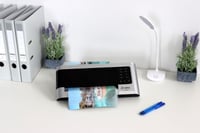 Laminovačka Olympia A 2048 A4 – Profesionálna 4-valcová laminovačka, 80 – 250 mikrónov, teplá a studená laminácia, bez bublín, senzorové tlačidlá a LED displej, čierna 6