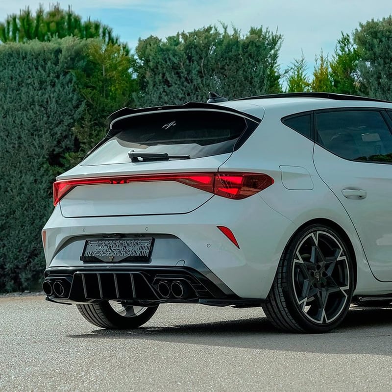 ONEWAY AUTO ACCESSORIES Zadný difúzor nárazníka kompatibilný s Cupra Leon Mk1 od roku 2020, lesklý čierny spojler doplnok