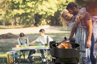 Onlyfire BRK-6009 Rotisserie forgónyárs szett motorral Weber 47 cm-es grillhez - zománcozott fekete 5