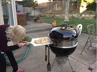 Set de copt pizza din oțel inoxidabil onlyfire, inel pentru pizza pentru grătar tip kettle Weber de 57 cm, pentru grătar cu cărbuni 9