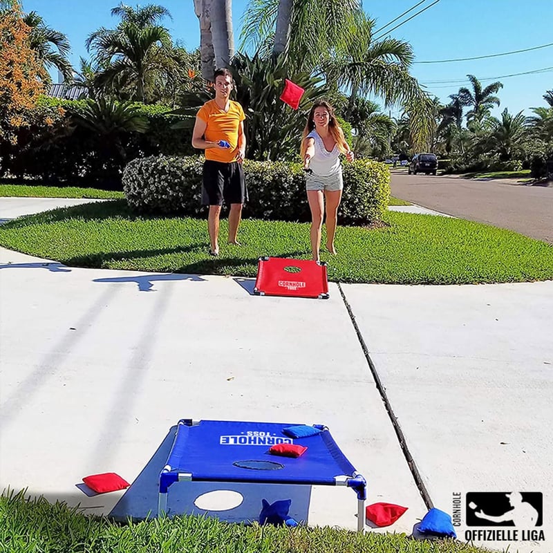 Original Cup Cornhole Játék Szett - Hivatalos Méretű Amerikai Ügyességi Játék - Hordozható PVC Keret, 8 Dobózsák, Táskával - Kerti, Strand,  - Cornhole Toss